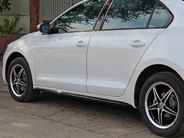 Накладки на пороги "GLI" для Volkswagen Jetta VI (2010-н.в.) купить недорого с доставкой в Гатчина